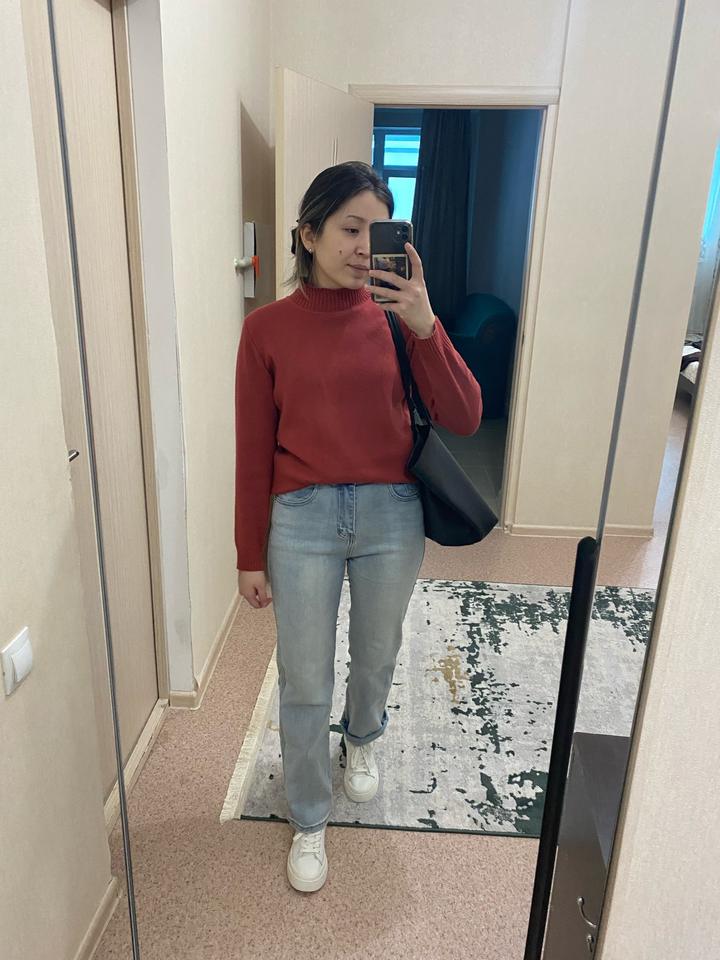 Красная базовая водолазка