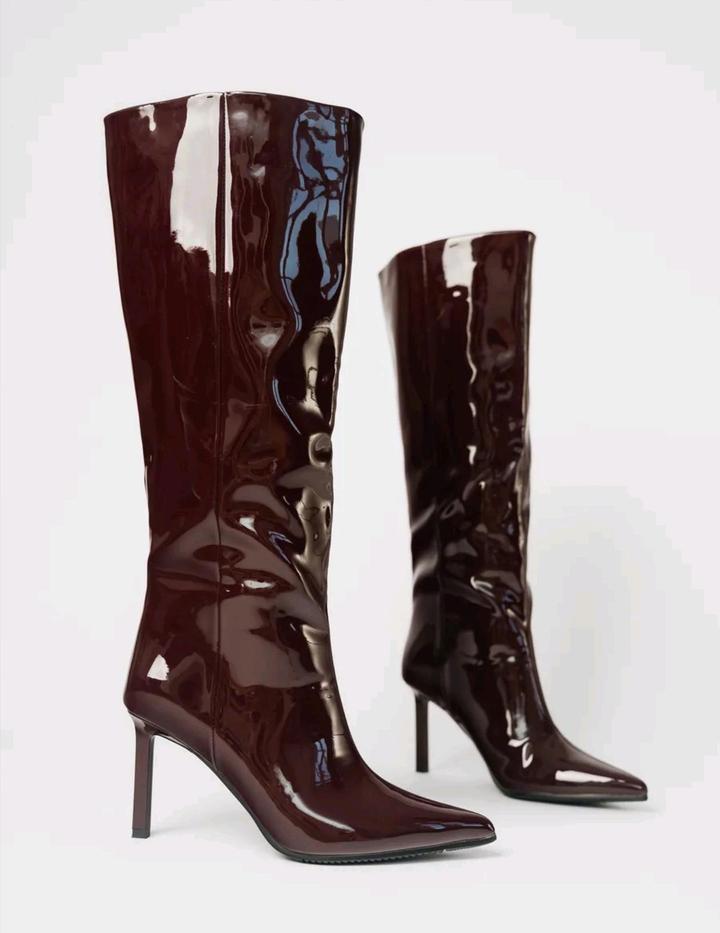 Лаковые сапоги